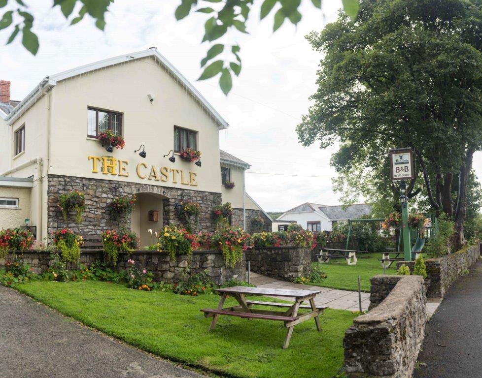 The Castle Inn Еби Вейл Екстериор снимка